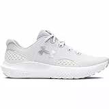 Under Armour UA W Charged Surge 4 Deportivas de mujer, ligeras y transpirables zapatillas para correr, color blanco/neblina distante/plateado metálico
