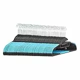 Amazon Basics Perchas de plástico, resistentes, antideslizantes, con barra horizontal de goma, Paquete de 50, Azul