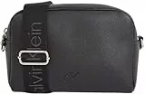 Calvin Klein Bolso bandolera Mujer Ultralight Camera Bag con correa ancha, Negro (Black), Talla Única