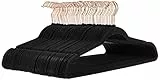 Amazon Basics Perchas de terciopelo para trajes, Paquete de 50, Negro/Dorado
