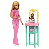 Barbie Pediatra Muñeca, muñeca de moda rubia con uniforme de médico rosa, un muñeco bebé con accesorios y muebles de bebé, JCR72