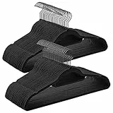 SONGMICS Percha de Terciopelo, Juego de 50, Antideslizantes, con Barra Corbata y Gancho Negro, 0,6 cm Espesor, Ahorra Espacio, 43,5 cm Largo, Abrigo Pantalón, Negro Tinta CRF021B02
