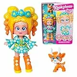 KOOKYLOOS Serie Pet Party DAISY-Muñeca coleccionable Daisy con un ciervo de mascota. Incluye la muñeca Kookyloos Daisy, 1 mascota, ropa y zapatos de moda y 1 accesorio. ¡1 muñeca, 3 caras diferentes!