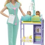 Barbie Quiero Ser pediatra muñeca rubia con dos bebes y accesorios