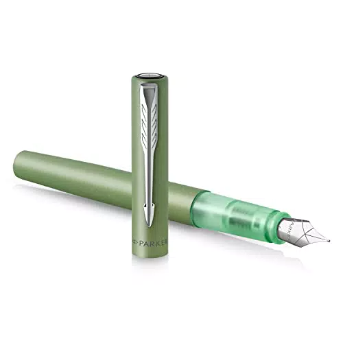 Pluma estilográfica Vector XL de plumín mediano, Laca de color verde metálico sobre latón con detalle en cromo