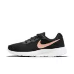 NIKE Tanjun, Zapatillas de Gimnasia Mujer, Black Mtlc Red Bronze Barely Volt White