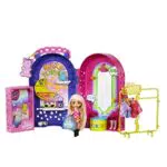 Barbie Extra Minis Boutique Set de juego portátil con muñeca pequeña y accesorios y looks de moda