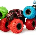 Monster Jam, Paquete de 3 Charged Beasts, Camiones geniales en Escala 1:64