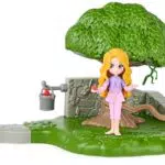 HARRY POTTER -WIZARDING WORLD- HARRY POTTER MAGICAL MINIS - Set Aula de Encantamientos con 1 muñeca Hermione Granger Exclusiva 8 cm y 3 Accesorios - 6061846 - Juguetes Niños 5 Años +