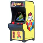 Llavero Tiny Arcade Qbert de Super Impulse