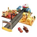 Pista Disney Cars Radiador Springs con 3 Coches de Juguete - Mattel HGV68