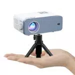 VOPLLS Mini Proyector Portátil Full HD 1080P con Tripode y Conectividad HDMI