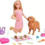 Mattel Barbie Perritos Recién Nacidos Muñeca con Perrito y Accesorios
